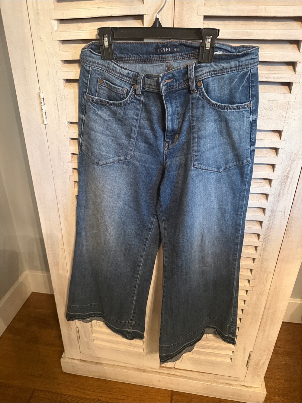 Level 99 Midwash Blue Wide-Leg Cropped Jeans